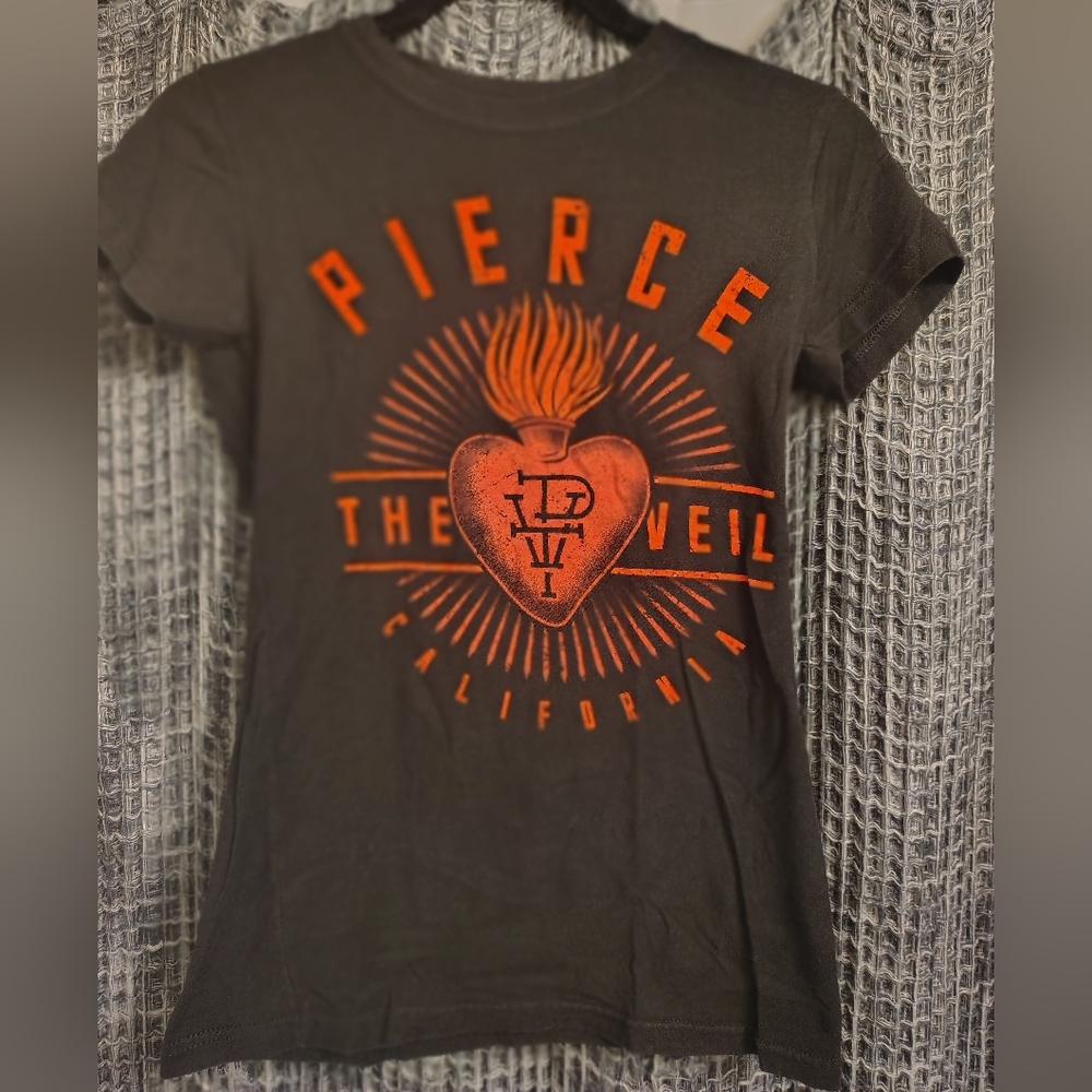 Pierce The Veil Form Fitting Graphic Band Tee XS